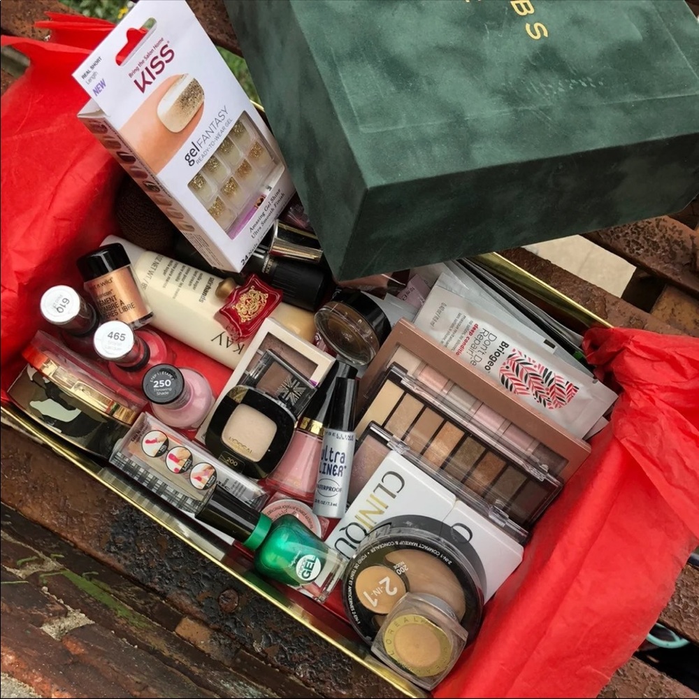 Beauty Bundle - Picture 2 of 6